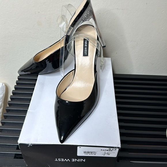 Black Heels w/Strap around Ankle - Picture 3 of 7